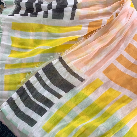 Lightweight old navy scarf - Picture 5 of 5